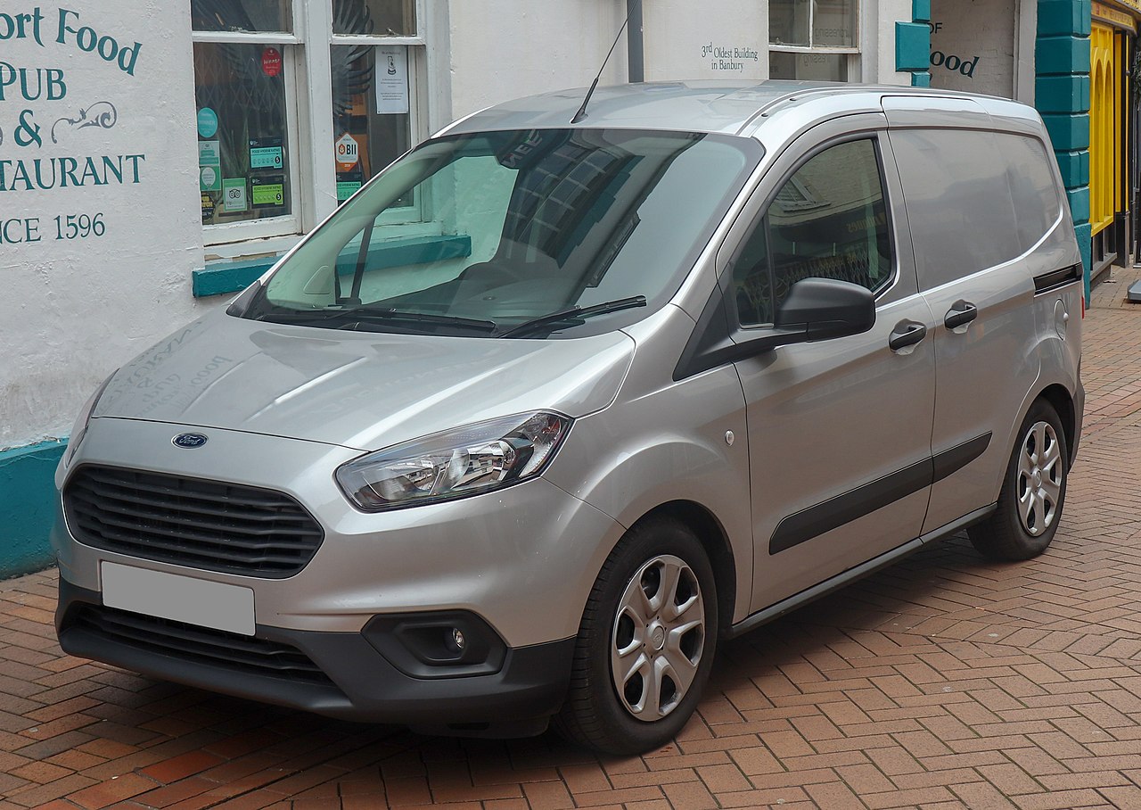 1280px-2018_Ford_Transit_Courier_Trend_facelift_1.5_Front.jpg